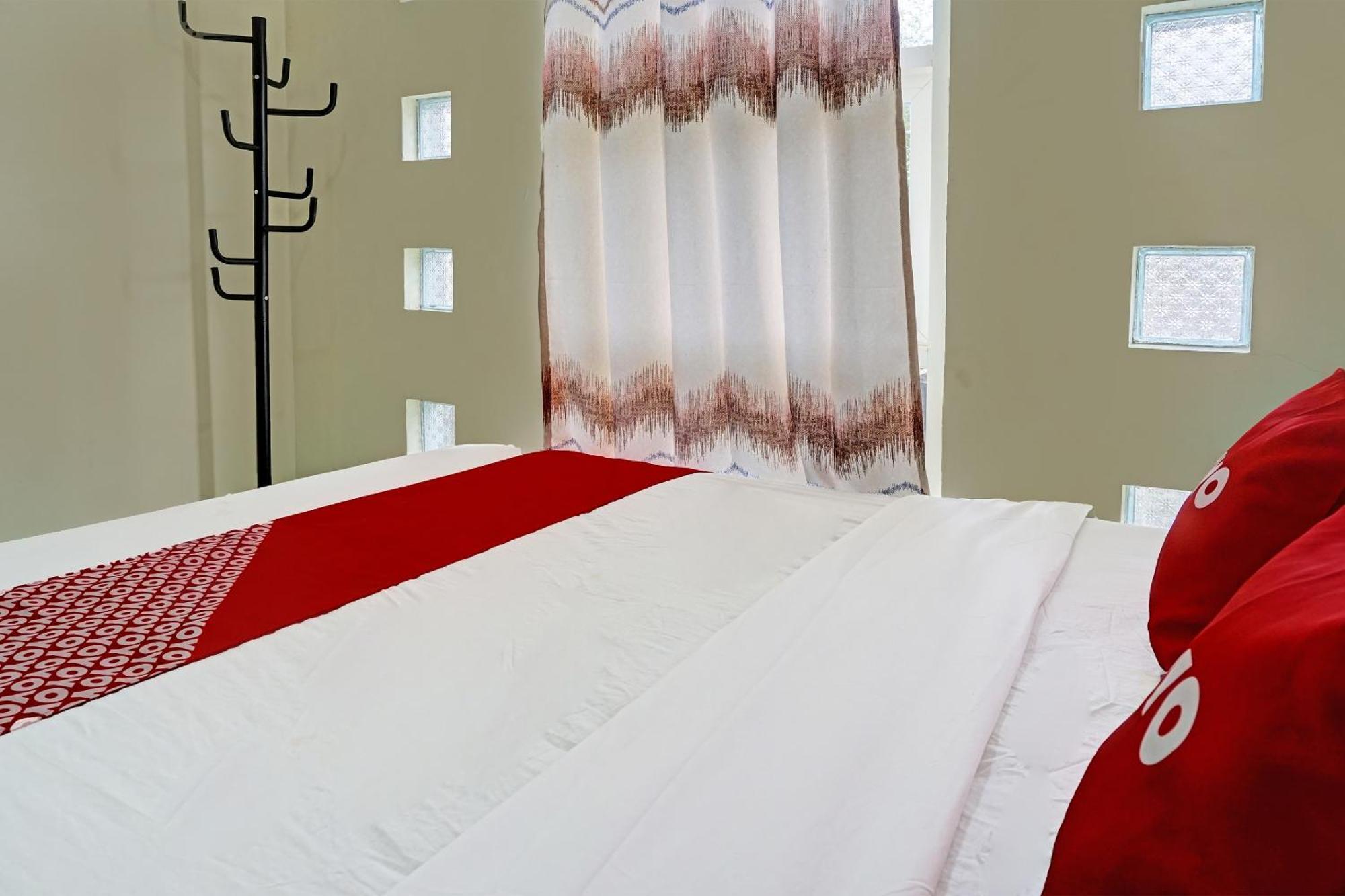 Oyo 91707 Jannah Homestay Syariah Dau Экстерьер фото